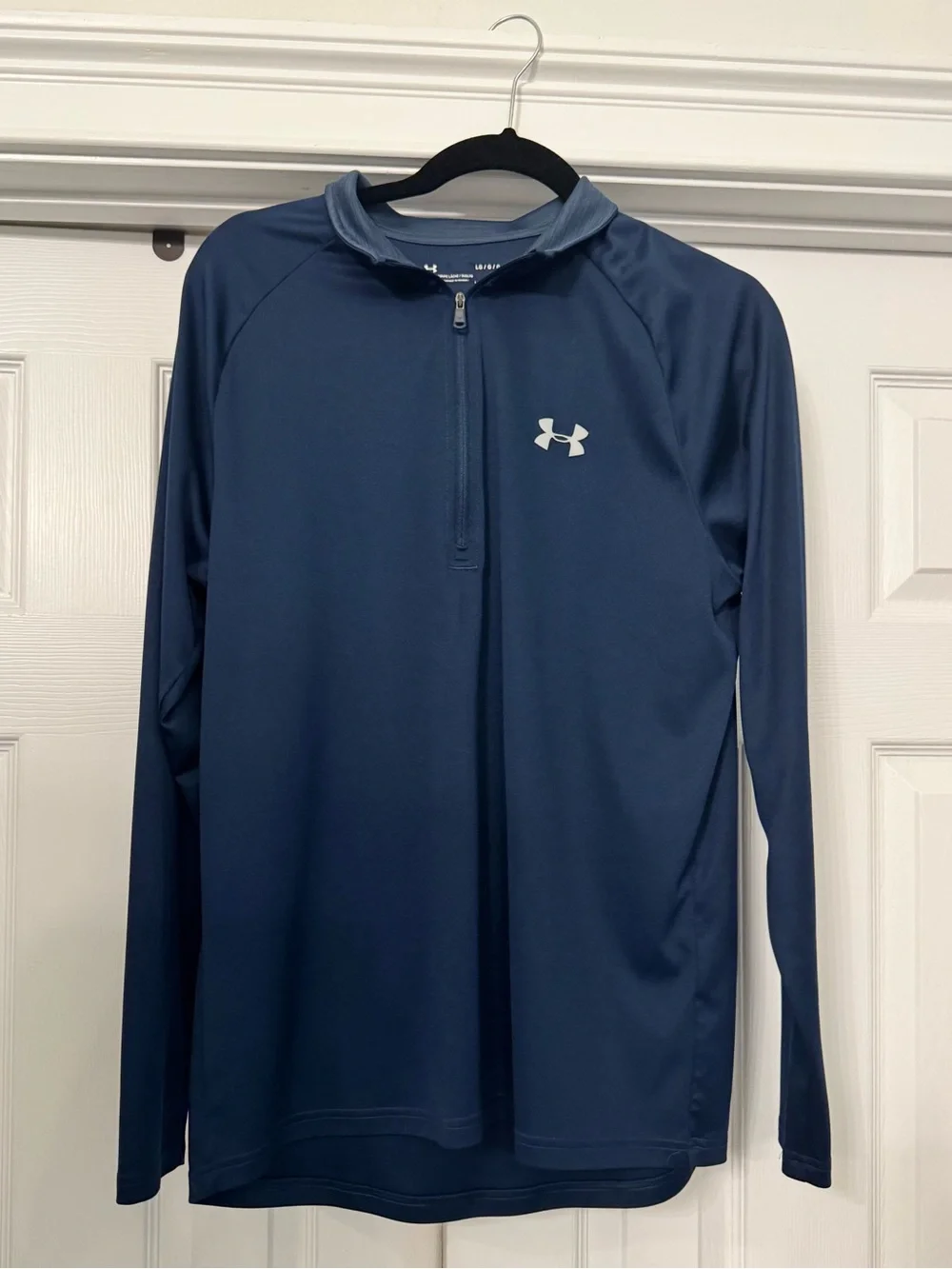 Under Amour Men’s Dark Blue quarter-Zip Heatgear large
